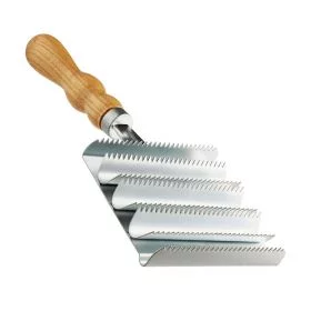 Bitz Curry Comb Metal with Handle - Bitz